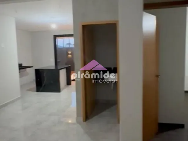 Casa com 300m² 3 quartos e 2 banheiros, à venda, no bairro Condomínio Terras do Vale em Caçapava
