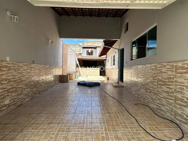 Casa com 200m² 3 quartos e 3 banheiros, à venda, no bairro Wanel Ville em Sorocaba