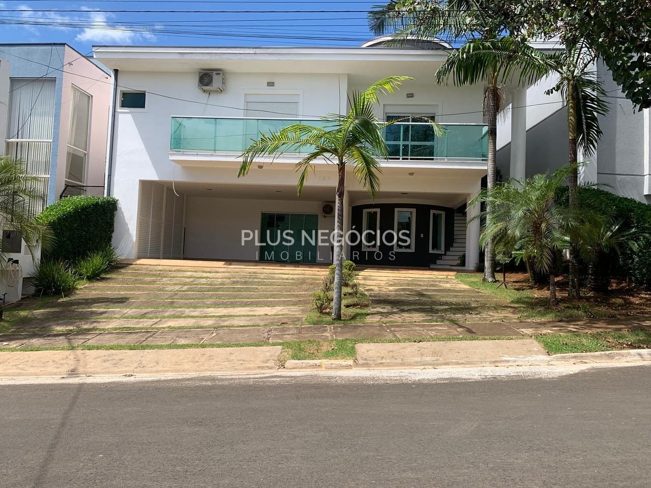 Casa, 3 quartos, 329 m² - Foto 1