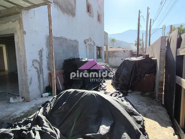 Casa com 348m² 7 quartos e 9 banheiros, à venda, no bairro Estância Balneária Hawai em Caraguatatuba
