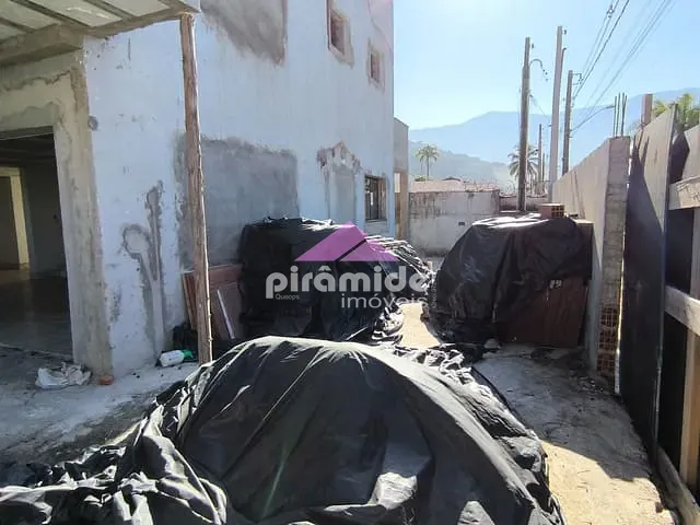 Casa com 348m² 7 quartos e 9 banheiros, à venda, no bairro Estância Balneária Hawai em Caraguatatuba