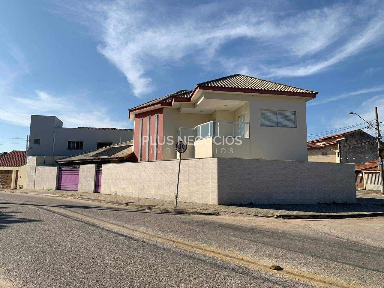 Casa, 4 quartos, 232 m² - Foto 2