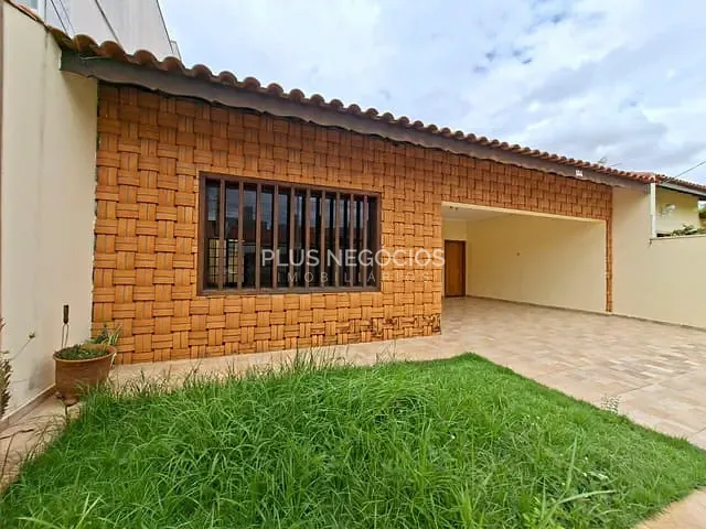 Casa com 250m² 3 quartos e 3 banheiros, à venda, no bairro Parque Três Meninos em Sorocaba