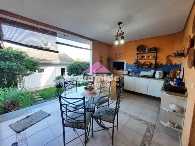 Casa com 374m² 4 quartos e 4 banheiros, à venda, no bairro Jardim Esplanada em São José dos Campos