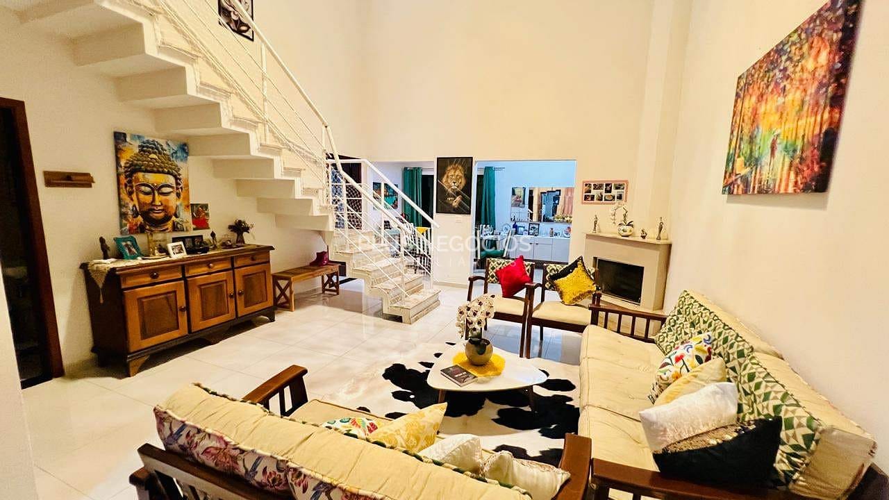 Casa, 3 quartos, 341 m² - Foto 1