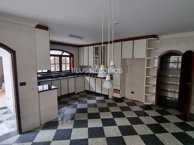 Casa com 500m² 4 quartos e 5 banheiros, à venda, no bairro Granja Olga I em Sorocaba