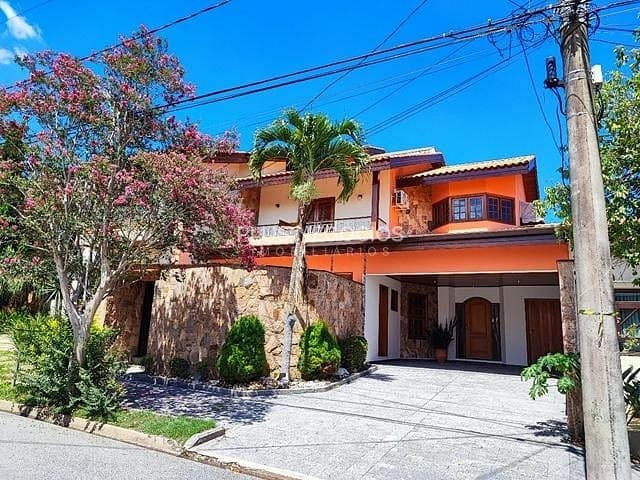 Casa, 3 quartos, 303 m² - Foto 1