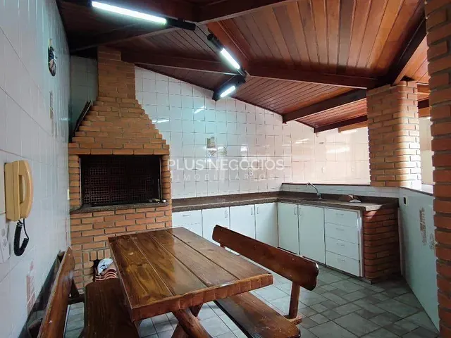 Casa com 275m² 3 quartos e 4 banheiros, à venda ou para alugar, no bairro Granja Olga I em Sorocaba