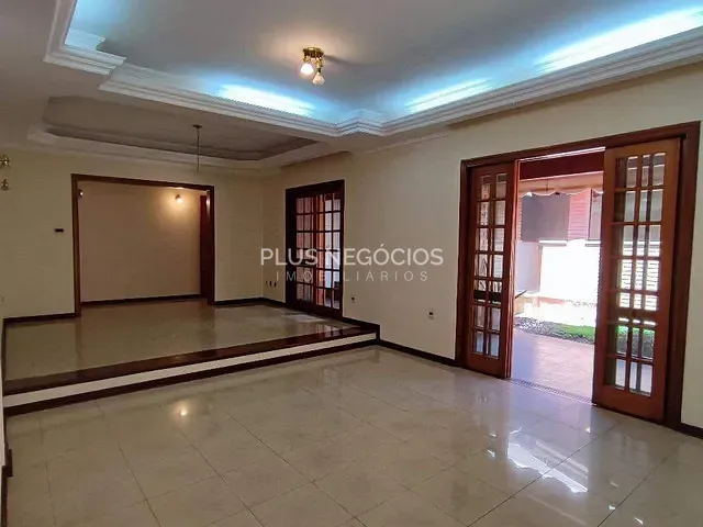 Casa com 275m² 3 quartos e 4 banheiros, à venda ou para alugar, no bairro Granja Olga I em Sorocaba