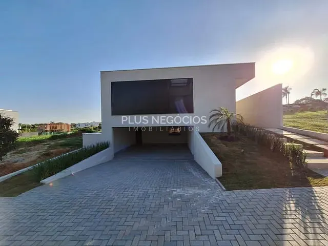 Casa com 400m² 3 quartos e 5 banheiros, à venda ou para alugar, no bairro Vila Martins em Itu