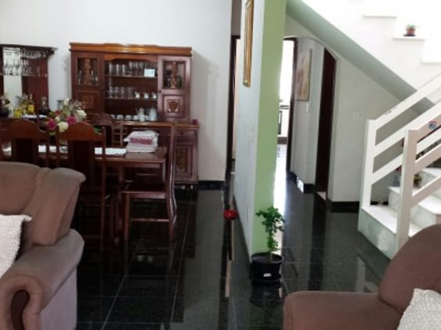 Casa com 412m² 4 quartos e 3 banheiros, à venda, no bairro Parque São Domingos em Pindamonhangaba