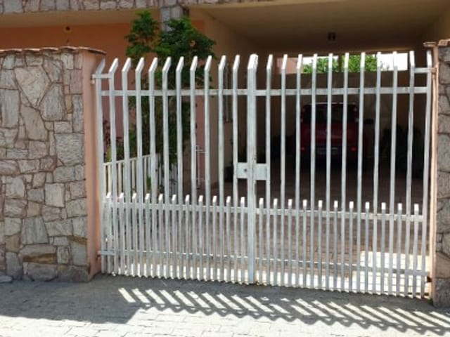 Casa com 412m² 4 quartos e 3 banheiros, à venda, no bairro Parque São Domingos em Pindamonhangaba