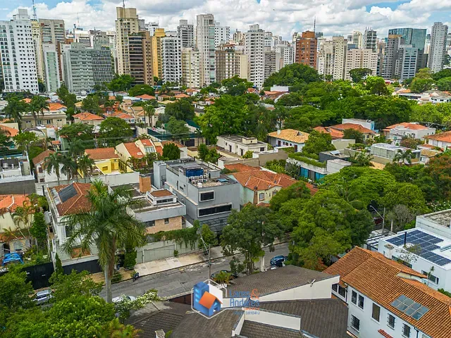 Casa com 547m² 7 quartos e 9 banheiros, à venda, no bairro Jardim Paulista em São Paulo