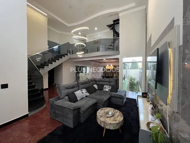 Casa com 300m² 4 quartos e 5 banheiros, à venda, no bairro Jardim Novo Horizonte em Sorocaba