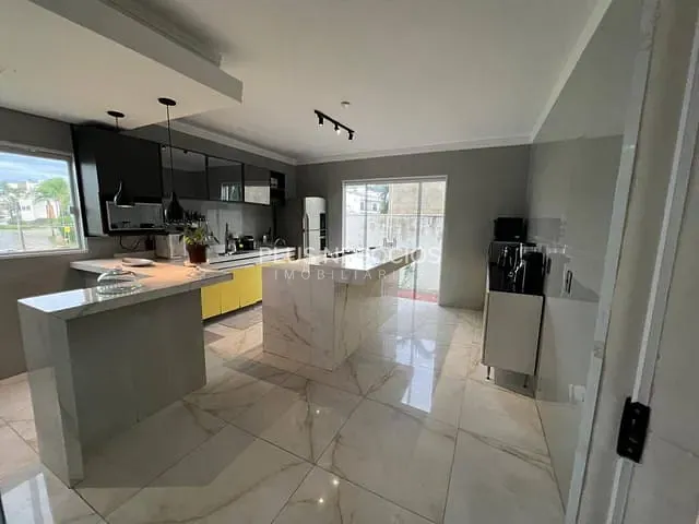 Casa com 300m² 4 quartos e 5 banheiros, à venda, no bairro Jardim Novo Horizonte em Sorocaba