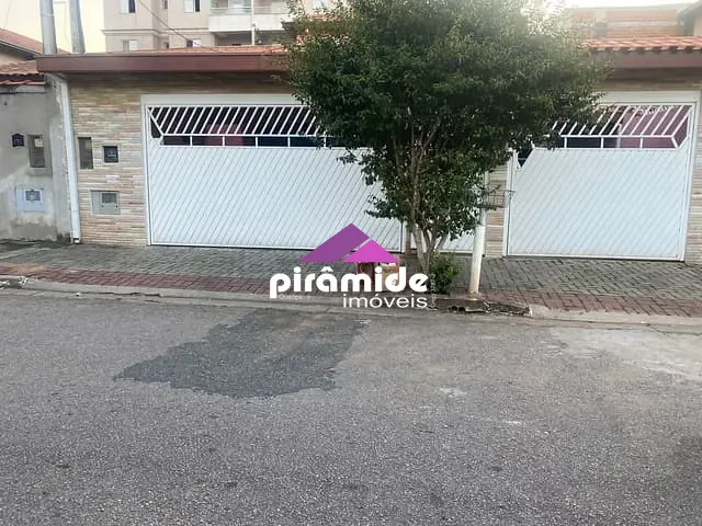 Casa com 250m², à venda, no bairro Bosque dos Eucaliptos em São José dos Campos
