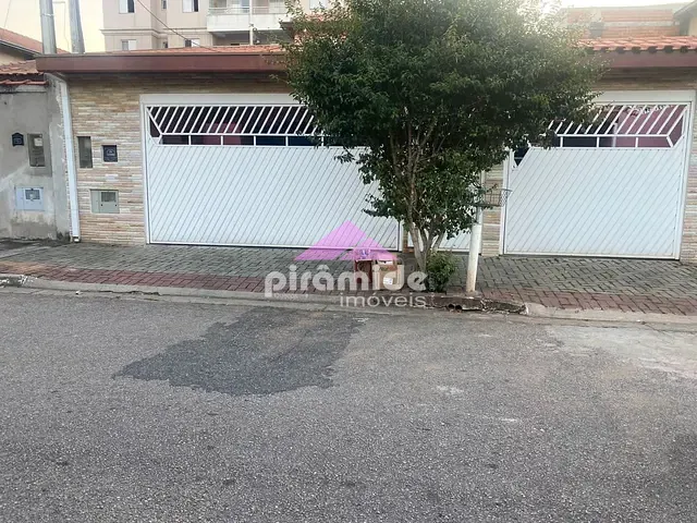 Casa com 250m², à venda, no bairro Bosque dos Eucaliptos em São José dos Campos