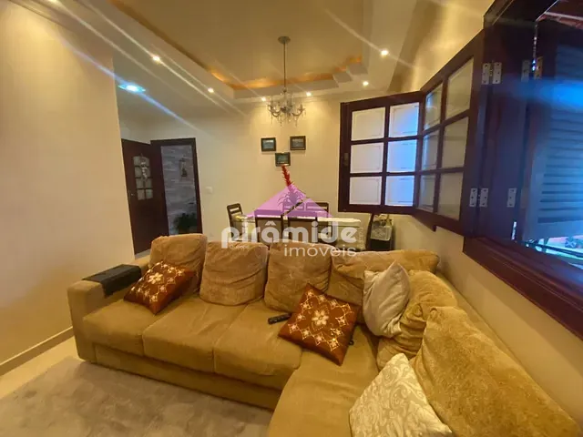 Casa com 250m², à venda, no bairro Bosque dos Eucaliptos em São José dos Campos