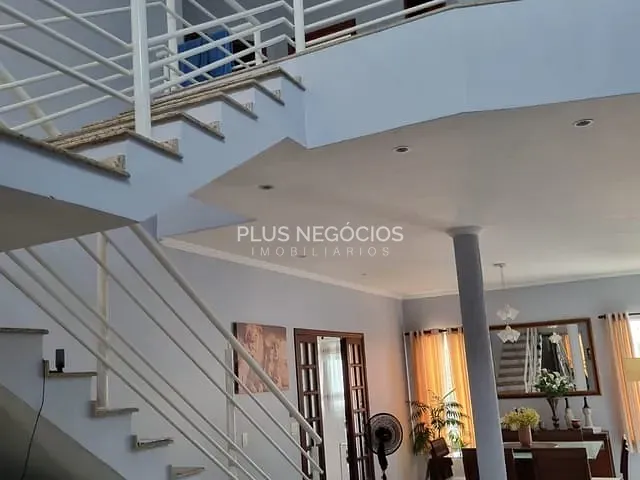 Casa com 400m² 4 quartos e 3 banheiros, à venda, no bairro Jardim Prestes de Barros em Sorocaba