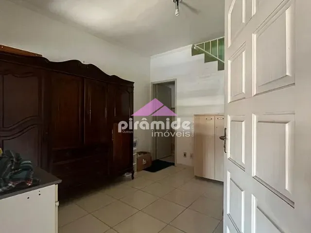 Casa com 150m² 3 quartos e 4 banheiros, à venda, no bairro Jardim Limoeiro em São José dos Campos