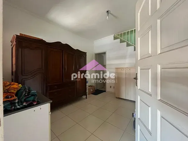Casa com 150m² 3 quartos e 4 banheiros, à venda, no bairro Jardim Limoeiro em São José dos Campos