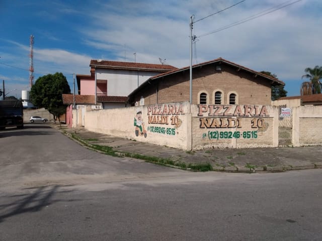 Casa com 317m² 2 quartos e 2 banheiros, à venda, no bairro Centro em Tremembé