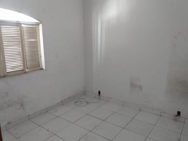 Casa com 317m² 2 quartos e 2 banheiros, à venda, no bairro Centro em Tremembé