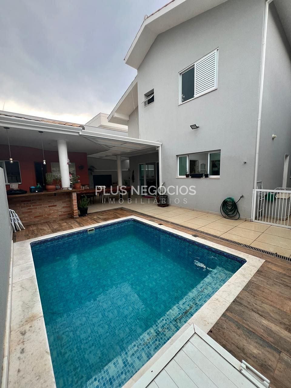 Casa, 3 quartos, 300 m² - Foto 1