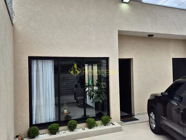 Casa com 175m² 3 quartos e 3 banheiros, à venda, no bairro Loteamento Residencial e Comercial Flamboyant em Pindamonhangaba