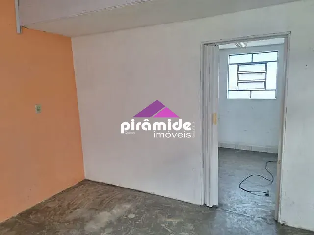 Casa com 550m² 5 quartos e 3 banheiros, à venda, no bairro Centro em Caraguatatuba