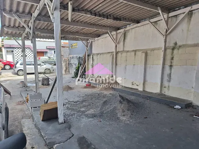 Casa com 550m² 5 quartos e 3 banheiros, à venda, no bairro Centro em Caraguatatuba