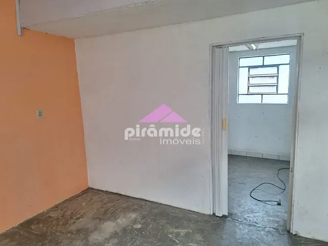 Casa com 550m² 5 quartos e 3 banheiros, à venda, no bairro Centro em Caraguatatuba