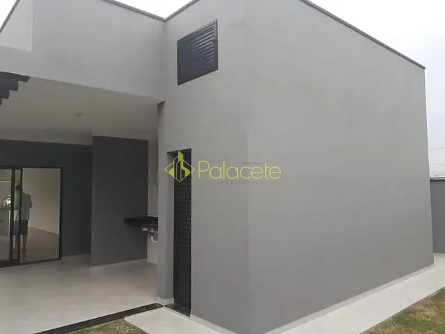 Casa à venda, no bairro Bairro do Grama em Caçapava