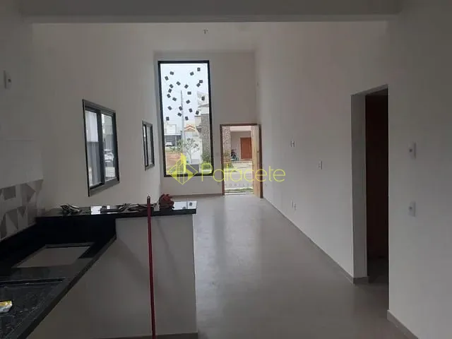 Casa à venda, no bairro Bairro do Grama em Caçapava
