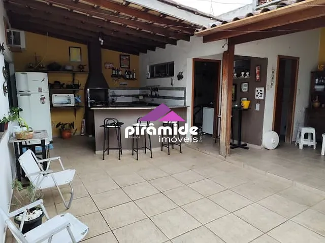 Casa com 243m² 3 quartos e 3 banheiros, à venda, no bairro Jardim Primavera em Caraguatatuba