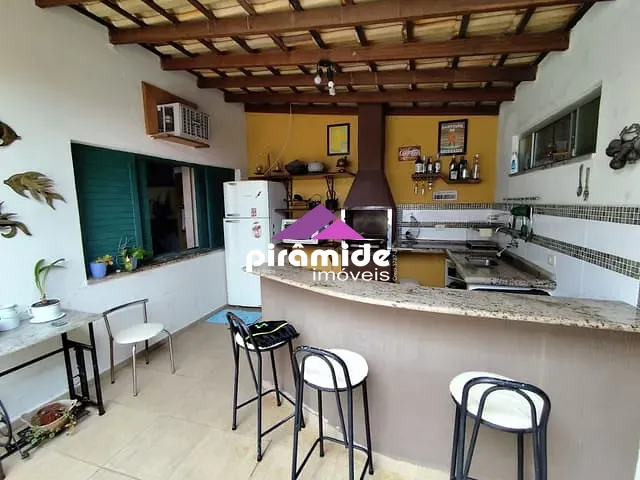 Casa com 243m² 3 quartos e 3 banheiros, à venda, no bairro Jardim Primavera em Caraguatatuba