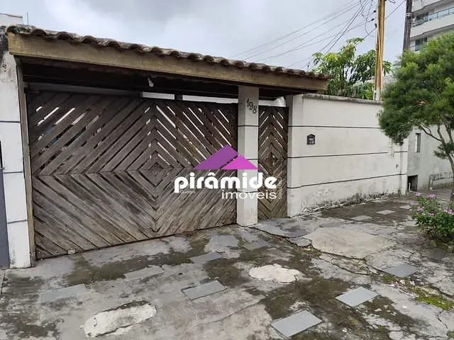 Casa com 243m² 3 quartos e 3 banheiros, à venda, no bairro Jardim Primavera em Caraguatatuba