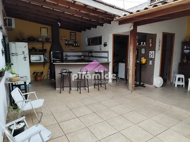 Casa com 243m² 3 quartos e 3 banheiros, à venda, no bairro Jardim Primavera em Caraguatatuba
