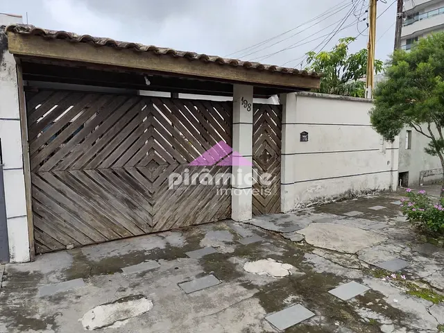 Casa com 243m² 3 quartos e 3 banheiros, à venda, no bairro Jardim Primavera em Caraguatatuba