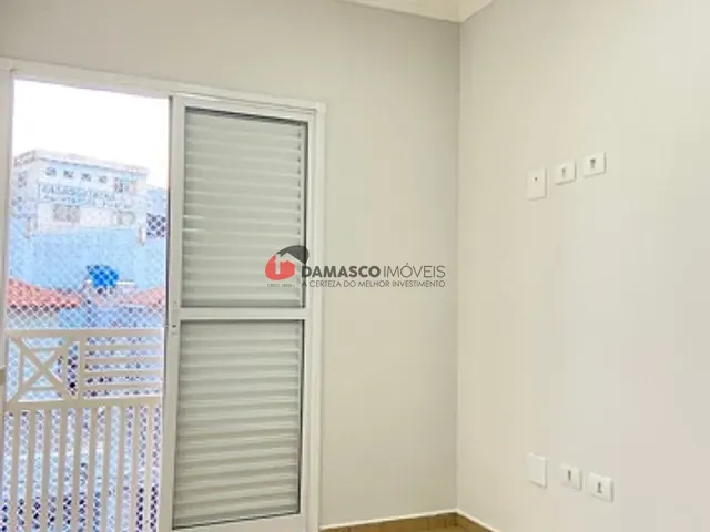 Sobrado 2 quartos e 2 banheiros, à venda, no bairro Jardim das Maravilhas em Santo André
