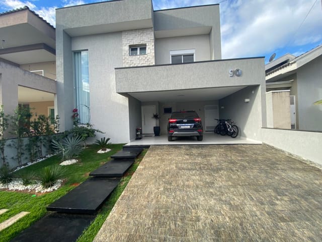 Casa com 250m² 3 quartos e 4 banheiros, à venda, no bairro Piracangaguá em Taubaté