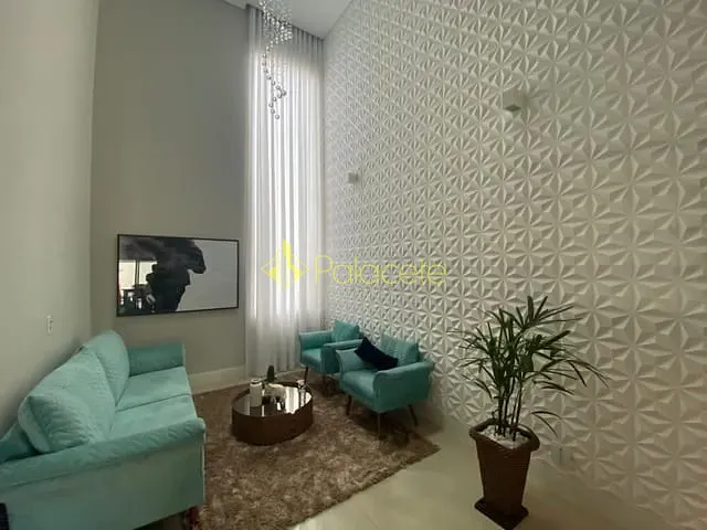 Casa com 250m² 3 quartos e 4 banheiros, à venda, no bairro Piracangaguá em Taubaté