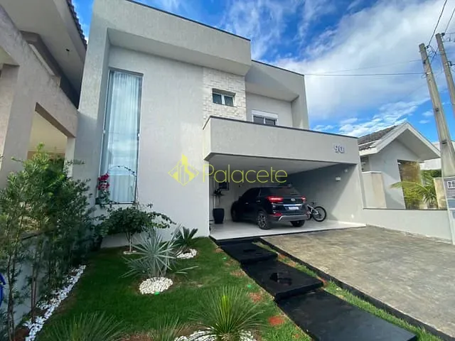 Casa com 250m² 3 quartos e 4 banheiros, à venda, no bairro Piracangaguá em Taubaté