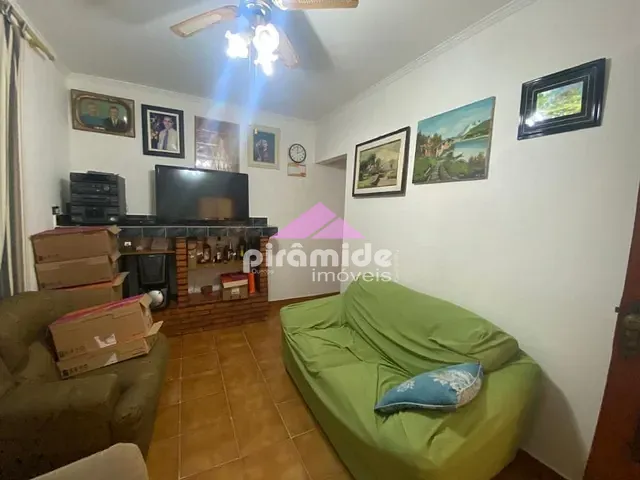 Casa com 159m² 4 quartos e 2 banheiros, à venda, no bairro Recanto dos Pinheiros em São José dos Campos