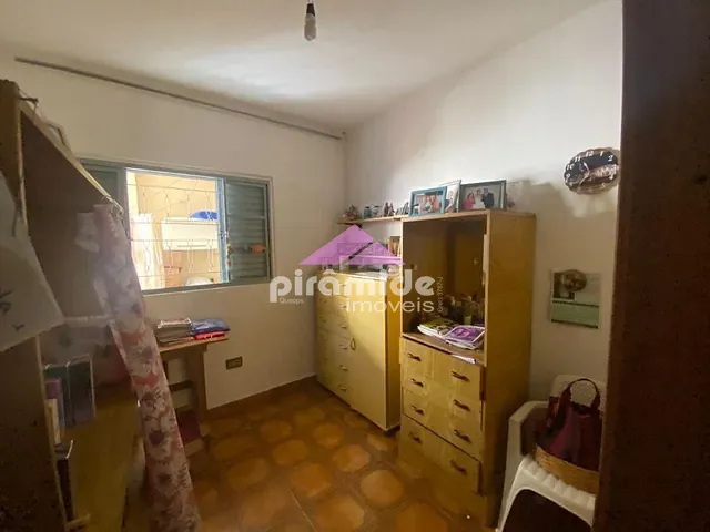 Casa com 159m² 4 quartos e 2 banheiros, à venda, no bairro Recanto dos Pinheiros em São José dos Campos