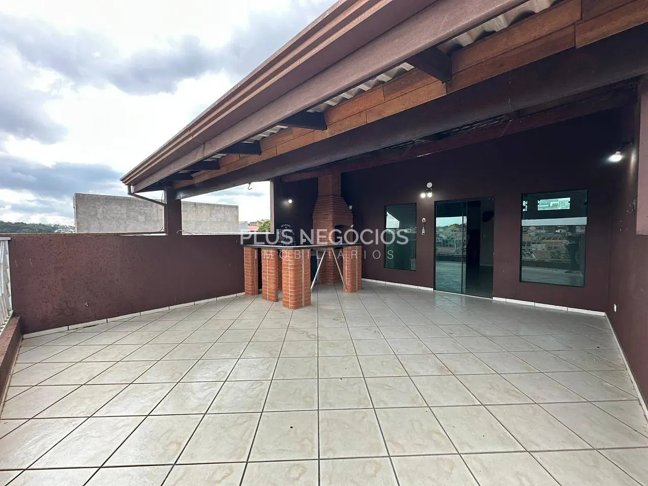 Casa, 4 quartos, 349 m² - Foto 1