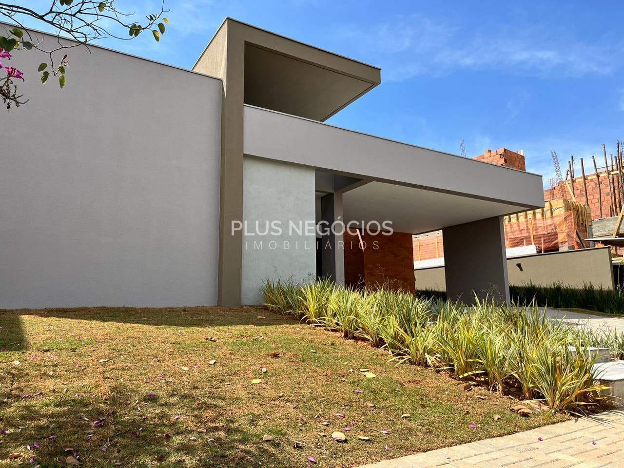 Casa, 4 quartos, 261 m² - Foto 1