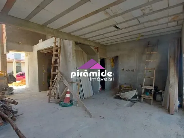 Casa com 250m² 4 quartos e 4 banheiros, à venda, no bairro Condomínio Residencial Mantiqueira em São José dos Campos
