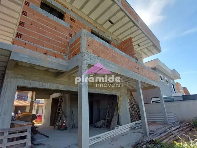 Casa com 250m² 4 quartos e 4 banheiros, à venda, no bairro Condomínio Residencial Mantiqueira em São José dos Campos