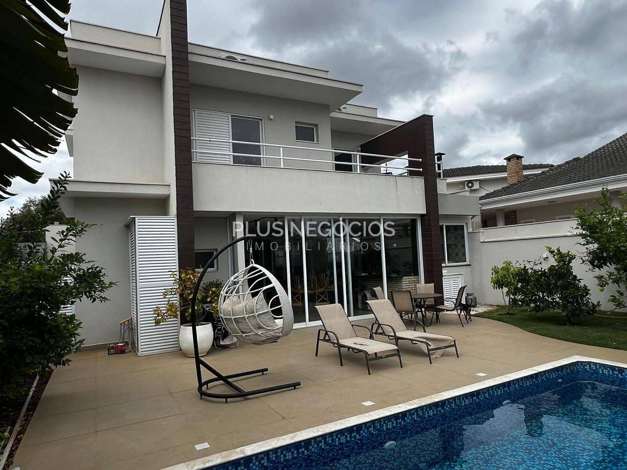 Casa, 4 quartos, 350 m² - Foto 1